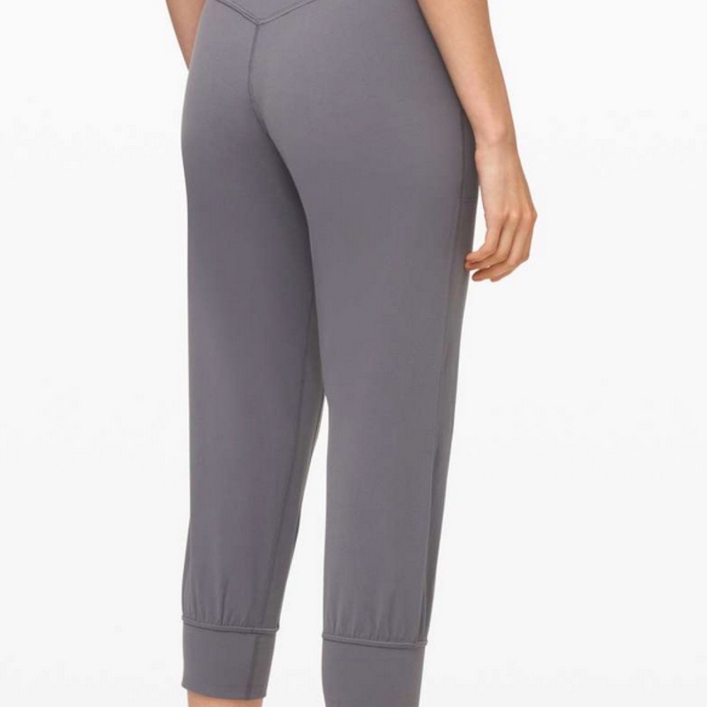 EUC Lululemon Align Jogger Crop *23"